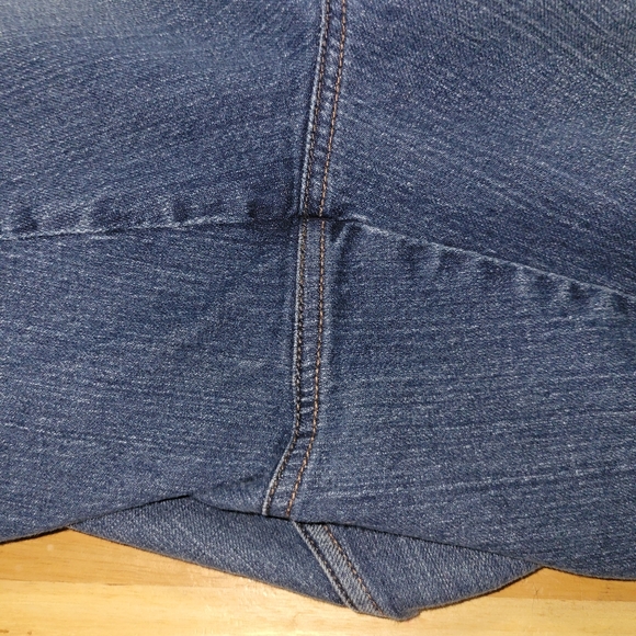 Classic Blue Women's Jeans - Picture 3 of 3